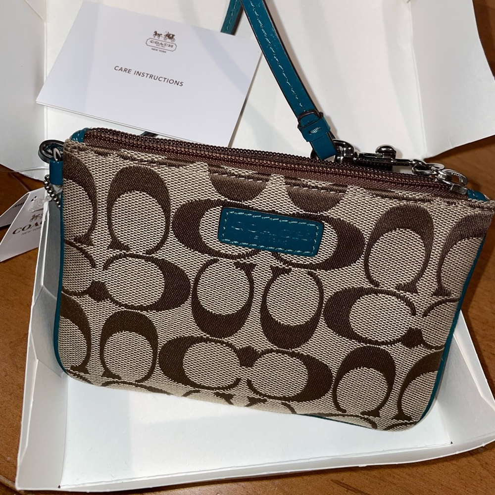 NEW Authentic Coach Park Signature Small Wristlet Khaki/Lagoon F51775